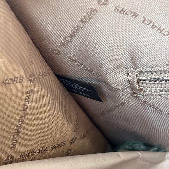 Michael Kors Kenly Signature Tote Brown/Merlot - Picture 6 of 9